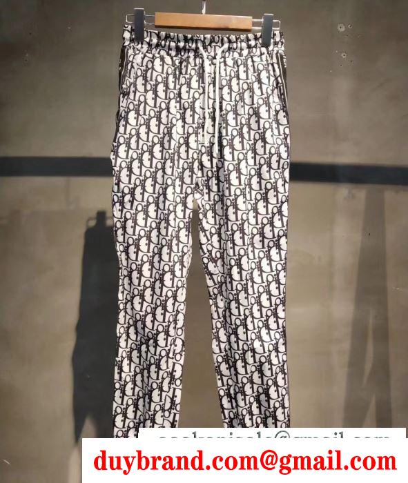 ディオール 簡単にコーデをおしゃれに演出 DIOR 落ち着いた秋冬ファッションを楽しむ  ジャージ 普段使いもオフィスもOK