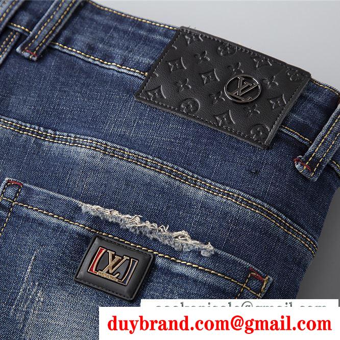 ルイ ヴィトン 冬のお洒落を楽しむ LOUIS VUITTON 2019秋冬におしゃれな着こなし ジーンズ 冬のコーデも上品なイメージにしてくれる