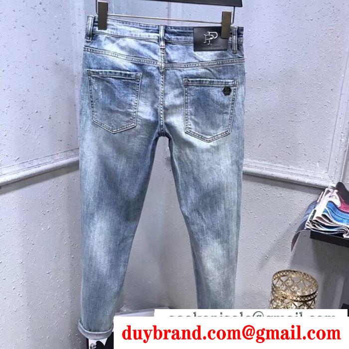 PHILIPP PLEIN 秋冬らしいカジュアルな雰囲気を持つ フィリッププレイン 季節を感じた秋冬ファッション ジーンズ 華やかに魅せる秋冬コーデ