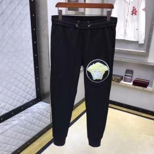 Versace dễ dàng tạo ra thời trang Versace tạo ra trong bầu không khí mùa thu / mùa đông bình tĩnh. Jersey cả sử dụng hàng ngày và Office OK_ Versace Versace_ Thương hiệu giá rẻ 