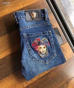 Các tọa độ tuyệt đẹp Versace Cold Season Road Road Item Versace Jeans _ Versace Versace_ Thương hiệu giá rẻ 