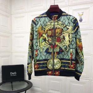 Thành công lớn Dolce & Gabbana dễ dàng để tạo ra một bầu không khí mùa thu / mùa đông Dolce & Gabbana Autumn Chia sẻ bình thường một mặt hàng được trang bị một nửa