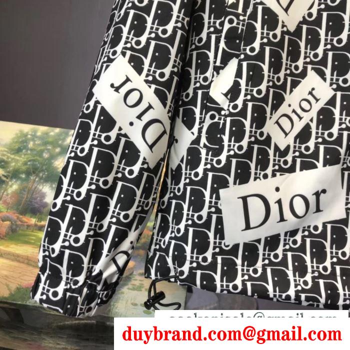 簡単にコーデをおしゃれに演出  ディオール DIOR 普段使いもオフィスもOK ハーフコート 簡単に秋冬の雰囲気を演出