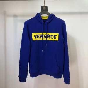 Versace Versace Parker được đề xuất khi bạn muốn kết hợp cảm giác theo mùa của mùa thu / mùa đông 2019