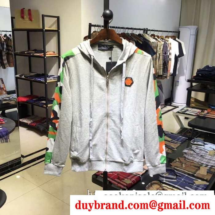 2019年秋冬最新のトレンド この冬にしたい素敵なスタイル フィリッププレイン philipp plein 上下セット