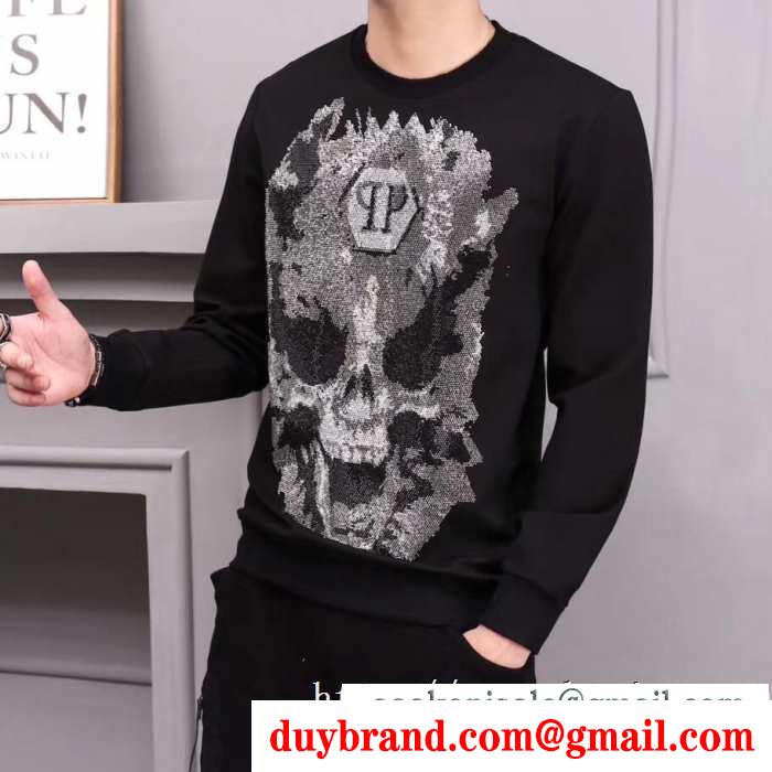 秋冬ナチュラルコーデに大活躍 2019秋冬におしゃれな着こなし フィリッププレイン philipp plein プルオーバーパーカー