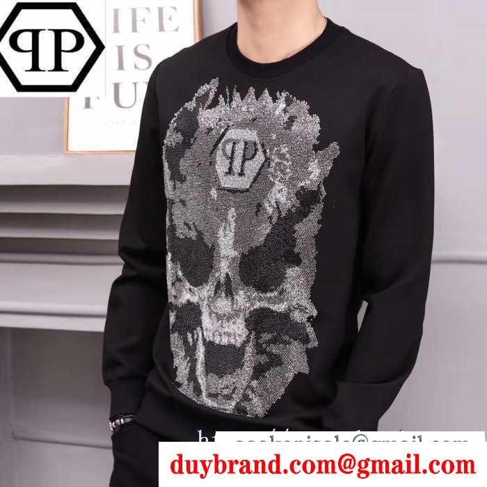 秋冬ナチュラルコーデに大活躍 2019秋冬におしゃれな着こなし フィリッププレイン philipp plein プルオーバーパーカー