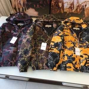 2019 Mùa thu / mùa đông cần thiết mềm mại Valentino Valentino Blouson 3 -Molored Lựa chọn_ Valentino Valentino_ Thương hiệu giá rẻ (Lớp lớn nhất của )