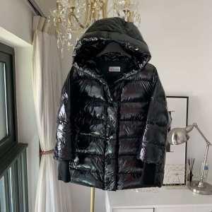 Phong cách hóa sành điệu 2019 vào mùa thu và mùa đông Valentino Valentino Blouson _ Valentino Valentino_ Thương hiệu giá rẻ 