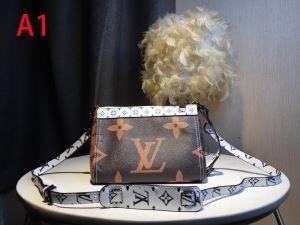 Túi xách  Louis Vuitton 2019 túi đeo chéo Tam giác hộp 4 -Color Lựa chọn _ Louis Vuitton