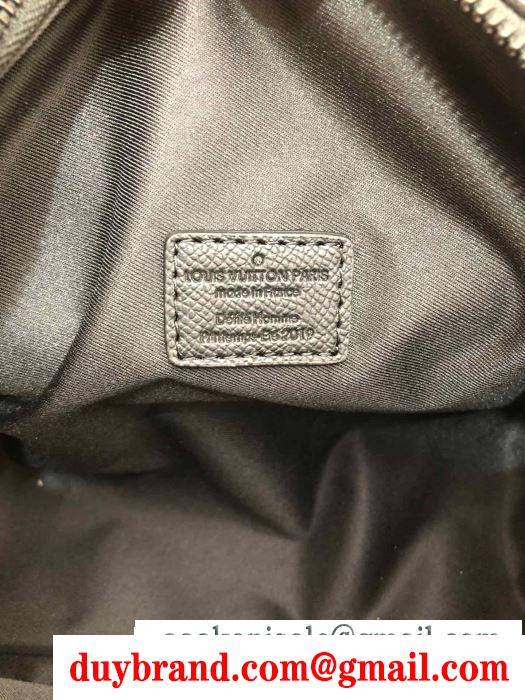 2019秋冬におしゃれな着こなし 冬ファッションと相性抜群 ルイ ヴィトン louis vuitton 斜め掛けバッグ
