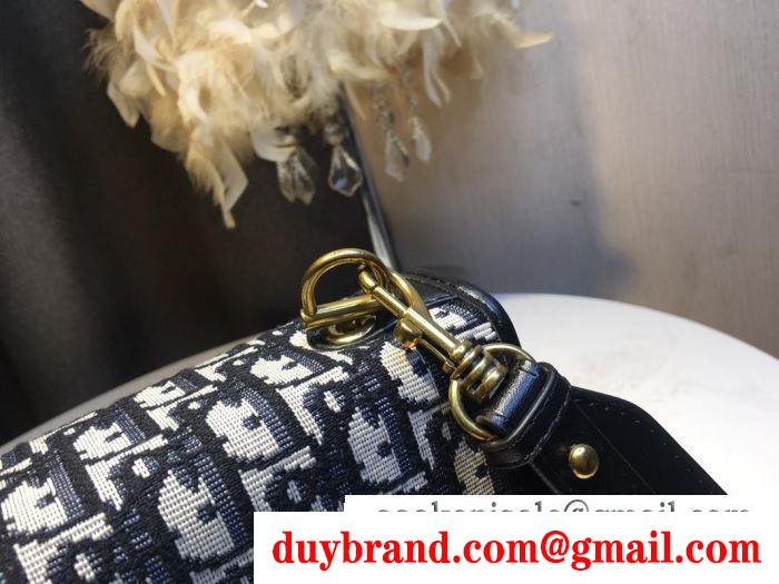 ディオール dior 斜め掛けバッグ 2019年秋冬最新のトレンド ふんわりまとって暖かお洒落