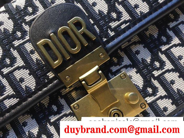 ディオール dior 斜め掛けバッグ 2019年秋冬最新のトレンド ふんわりまとって暖かお洒落