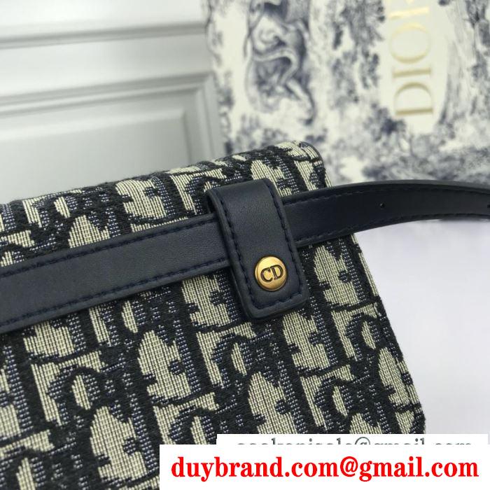 2019年秋冬最新のトレンド 冬で可愛くて楽チンな人気アイテム ディオール dior 斜め掛けバッグ