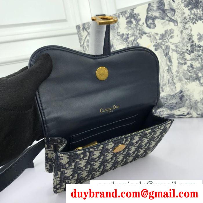 2019年秋冬最新のトレンド 冬で可愛くて楽チンな人気アイテム ディオール dior 斜め掛けバッグ