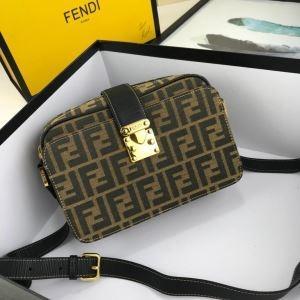 Túi đường chéo Fendi Fendi 2019 Vốn chủ sở hữu mùa thu / mùa đông thưởng thức Corde kết hợp với xu hướng mùa thu và mùa đông