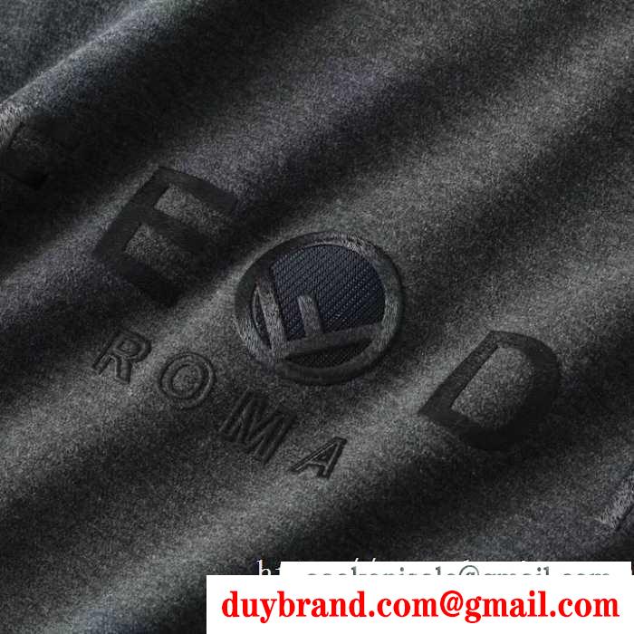 冬ファッションコーデの幅も広がる 2019秋冬におすすめ着こなし フェンディ fendi 長袖tシャツ