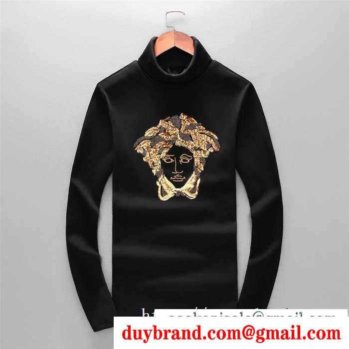 長袖Tシャツ ヴェルサーチ versace 秋冬にぴったりトレンドな着こなし 2019秋冬におすすめ着こなし