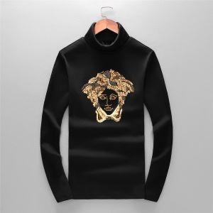 Long -sleeved t -shirt Versace...
