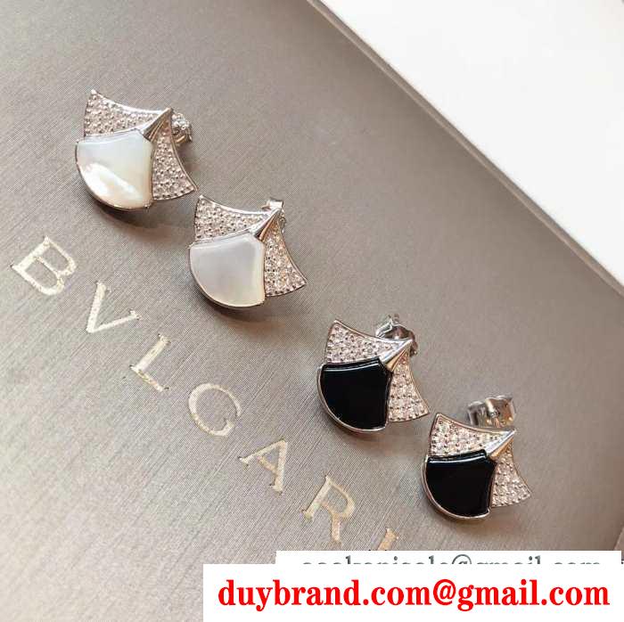 ブルガリ bvlgari 2019秋冬におしゃれな着こなし ピアス 冬のコーデも上品なイメージにしてくれる 2色可選 秋冬のコーデの強い味方