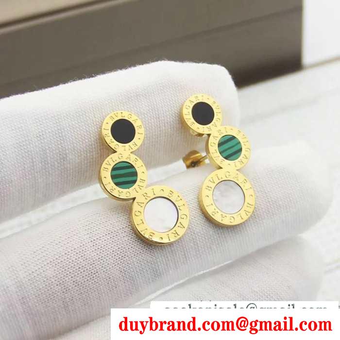 ピアス 寒い季節の王道アイテム ブルガリ BVLGARI 秋冬らしいカジュアルな雰囲気を持つ 3色可選 華やかに魅せる秋冬コーデ