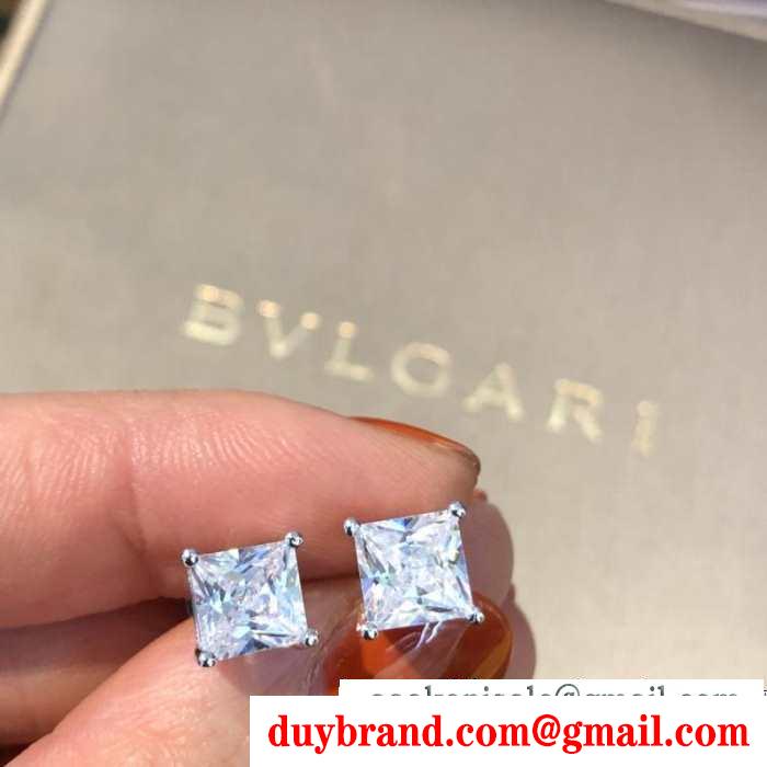 ピアス 秋めいたコーデに仕上げる  ブルガリ 冬ファッションコーデの幅も広がる BVLGARI 真冬でおしゃれに着こなす