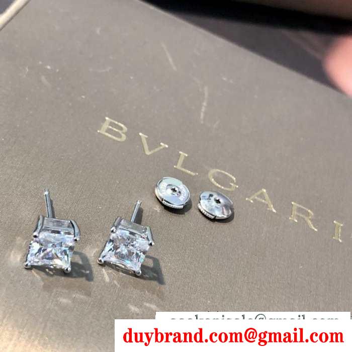 ピアス 秋めいたコーデに仕上げる  ブルガリ 冬ファッションコーデの幅も広がる BVLGARI 真冬でおしゃれに着こなす