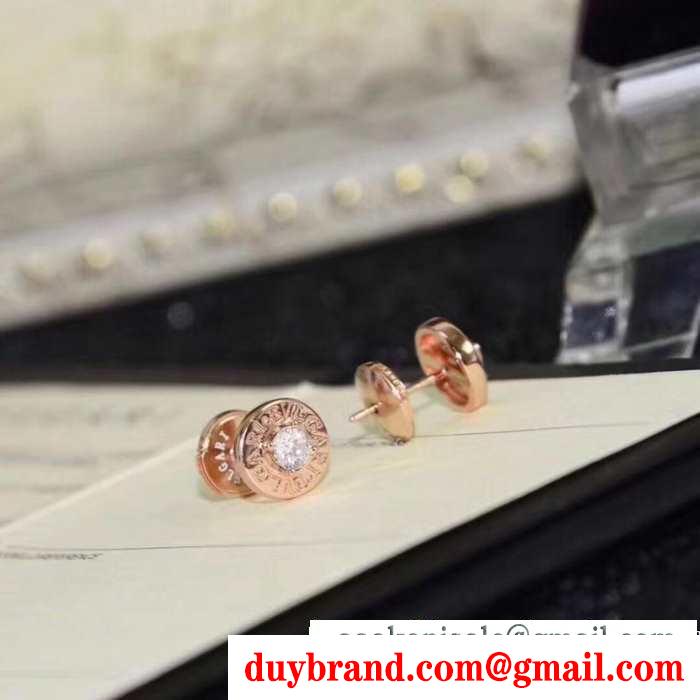 秋冬トレンドを取り入れたコーデを楽しむ 2色可選  ブルガリ 秋冬トレンド最前線 BVLGARI ピアス 真冬にもうまく着こなせる