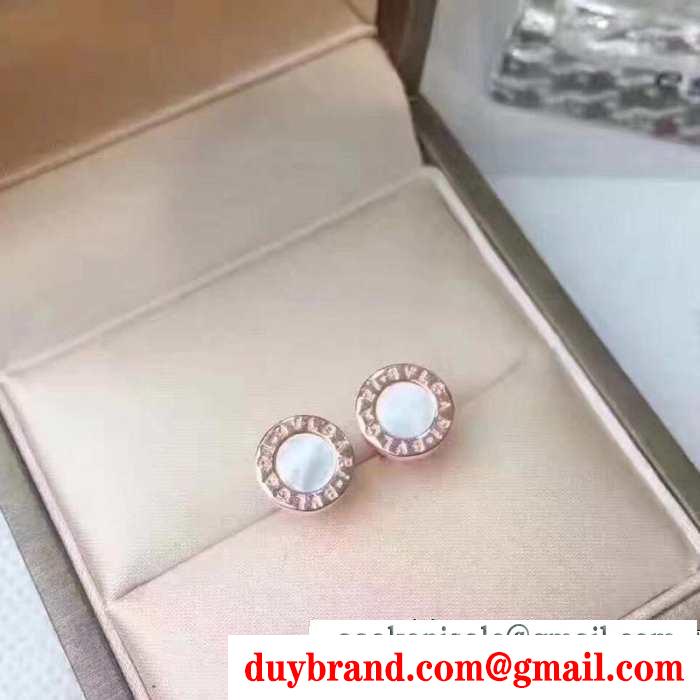 ブルガリ 秋冬ナチュラルコーデに大活躍 BVLGARI おしゃれさんに近づける  ピアス  3色可選 秋冬にきちんと感も漂うはスタイリング