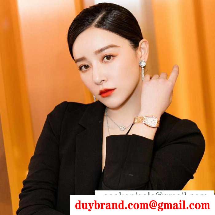 冬ファッションと相性抜群 ブルガリ bvlgari 秋冬らしい落ち着いた雰囲気も演出 2色可選 ピアス 上品な秋冬コーデに仕上げる