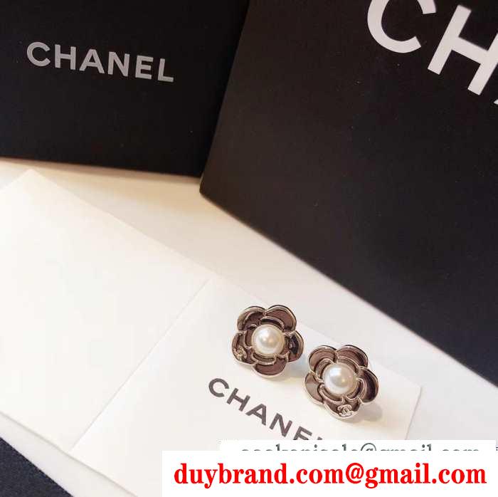 ピアス 2019年秋冬最新のトレンド  この秋トレンドに合わせる着こなし chanel この冬にしたい素敵なスタイル