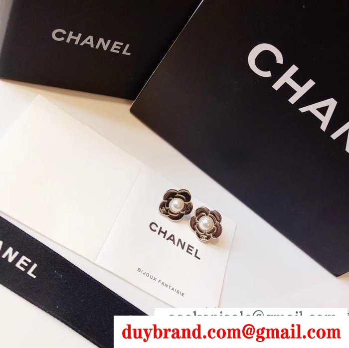 ピアス 2019年秋冬最新のトレンド  この秋トレンドに合わせる着こなし chanel この冬にしたい素敵なスタイル