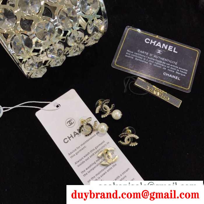 この秋で旬のスタイルを楽しむ chanel 秋冬のコーデの強い味方 ピアス 秋冬の色味が叶える華やかコーデ
