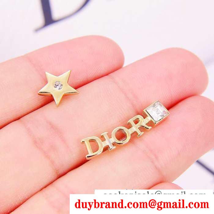 DIOR 簡単にコーデをおしゃれに演出 ディオール  落ち着いた秋冬ファッションを楽しむ  ピアス 普段使いもオフィスもOK