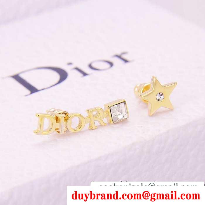 DIOR 簡単にコーデをおしゃれに演出 ディオール  落ち着いた秋冬ファッションを楽しむ  ピアス 普段使いもオフィスもOK