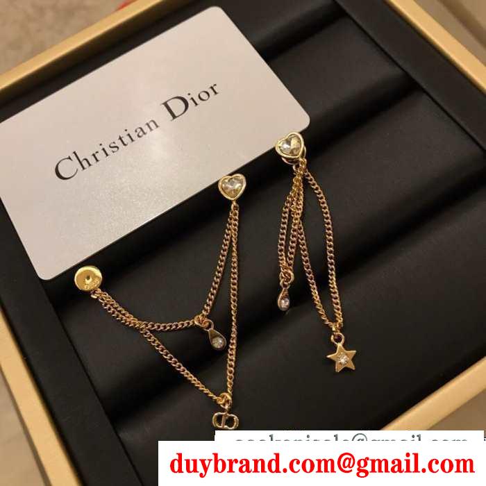 冬の最旬コーデに仕上げる  ディオール この秋の主役となった DIOR ピアス 秋冬ファッションのマストアイテム