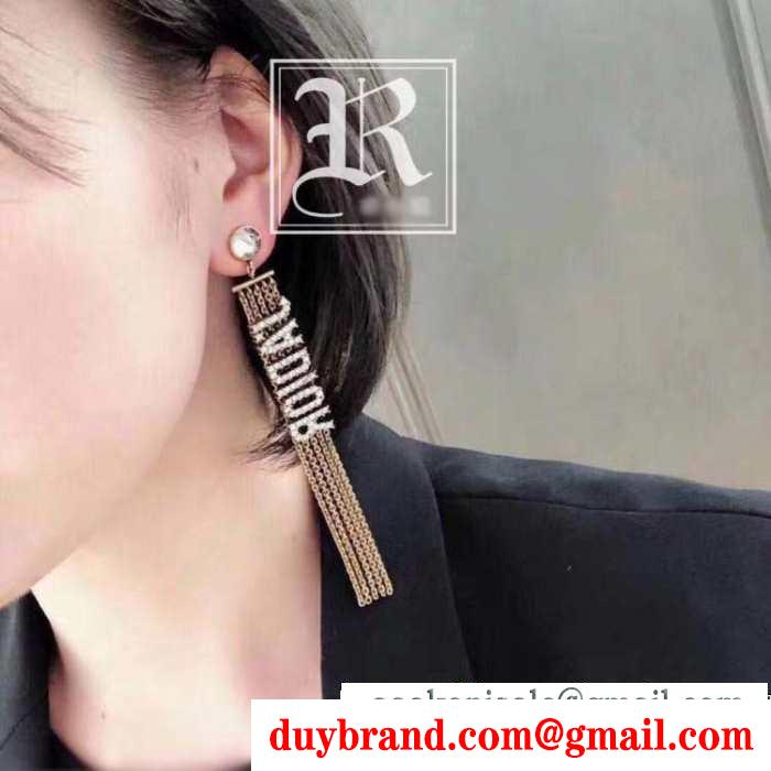 この秋冬に選びたいデザイン ディオール 秋冬ファッションの幅が広がる dior トレンドライクになりがち ピアス
