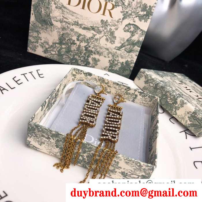 この秋冬に選びたいデザイン ディオール 秋冬ファッションの幅が広がる dior トレンドライクになりがち ピアス