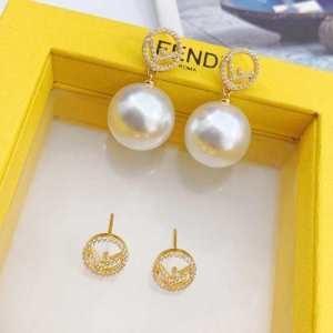 Dễ sử dụng trong trang phục mùa thu khiến bạn cảm thấy hợp thời trang tại Fendi Plenty Fort / Winter Corde Fendi / Winter Corde rất yêu thích _ Fendi Fendi_ Thương hiệu giá rẻ (Lớp lớn nhất của )