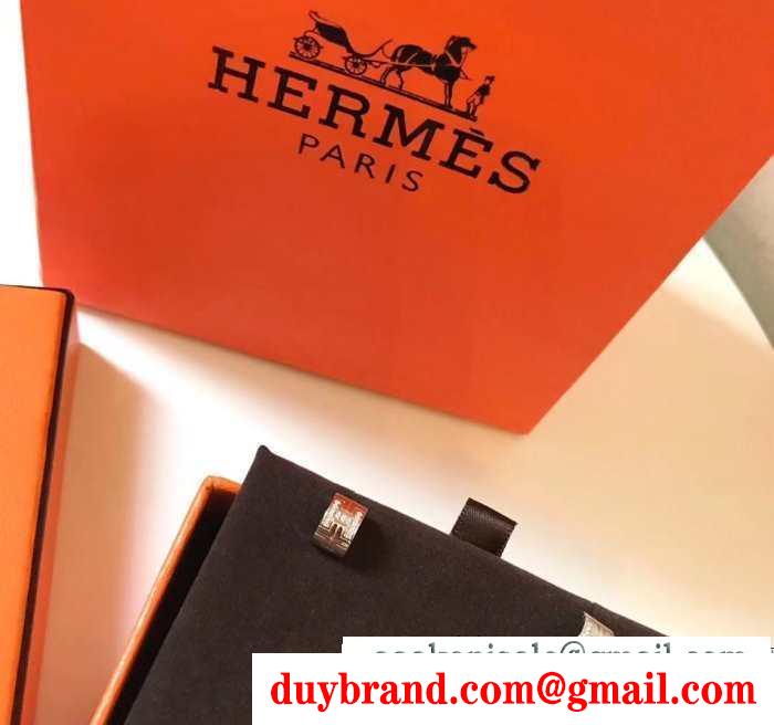 HERMES トレンドライクになりがち エルメス 2019秋冬の必需品 ピアス ナチュラルコーデに使いやすい