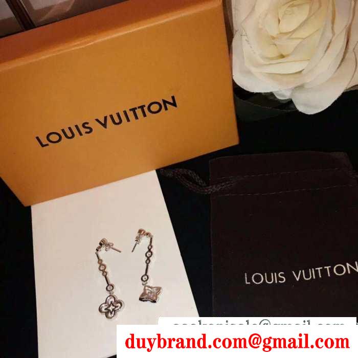 寒い季節を彩るアイテム  ルイ ヴィトン 秋めいたコーデに仕上げる  LOUIS VUITTON 簡単に秋冬の季節感をアップ ピアス