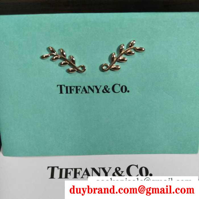 ピアス 秋冬ナチュラルコーデに大活躍 ティファニー tiffany&co 秋冬にきちんと感も漂うはスタイリング 2色可選 今回の秋冬に欲しいスタイル