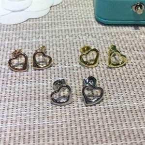 Tiffany Tiffany & Co mở rộng phạm vi kiểu dáng hàng ngày. Hoa tai cho một tọa độ mùa thu / mùa đông thanh lịch 3 màu sắc mang lại cảm giác về xu hướng trong một cái nhìn thoáng qua _ Tiffany _ Thương hiệu siêu rẻ (lớp lớn nhất của )
