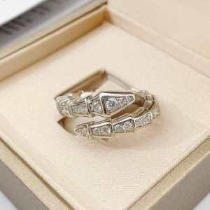Một chiếc nhẫn với một tọa độ ...