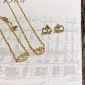 Hoàn thành trong các tọa độ mùa đông mới nhất Dior Fall / Winter Fashion Mast Mits Dior Dior _ Dior Dior_ Thương hiệu giá rẻ 