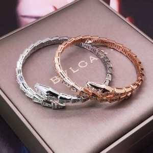 Hướng của bầu không khí mùa thu / mùa đông bình tĩnh. Bvrgari Tận hưởng phong cách của Falling Bvlgari Bvlgari Vòng đeo tay 2 -Molored Two -Colle