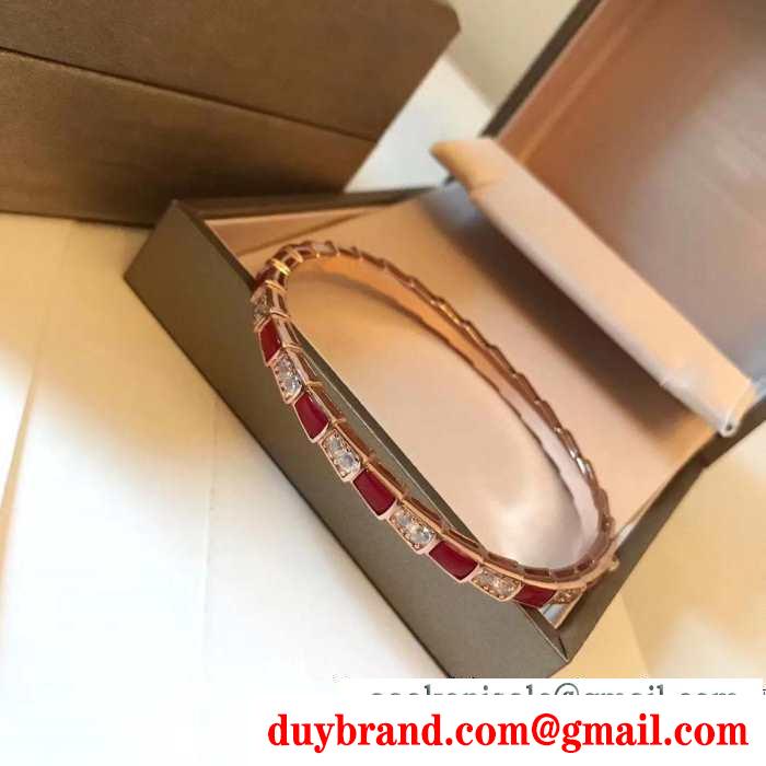おしゃれさんに近づける ブルガリ 秋冬にきちんと感も漂うはスタイリング bvlgari 今回の秋冬に欲しいスタイル ブレスレット