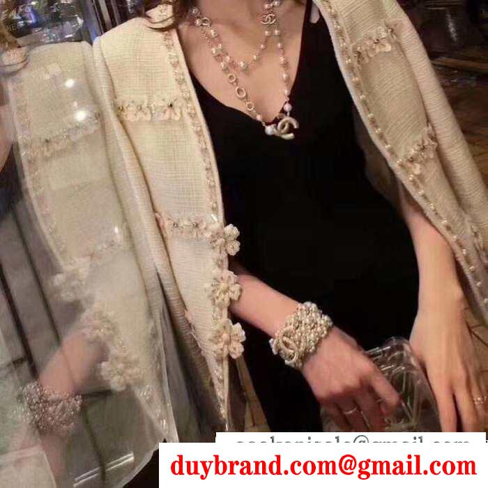 この秋の主役となった ブレスレット 秋冬ファッションのマストアイテム  秋冬ファッションの幅が広がる chanel