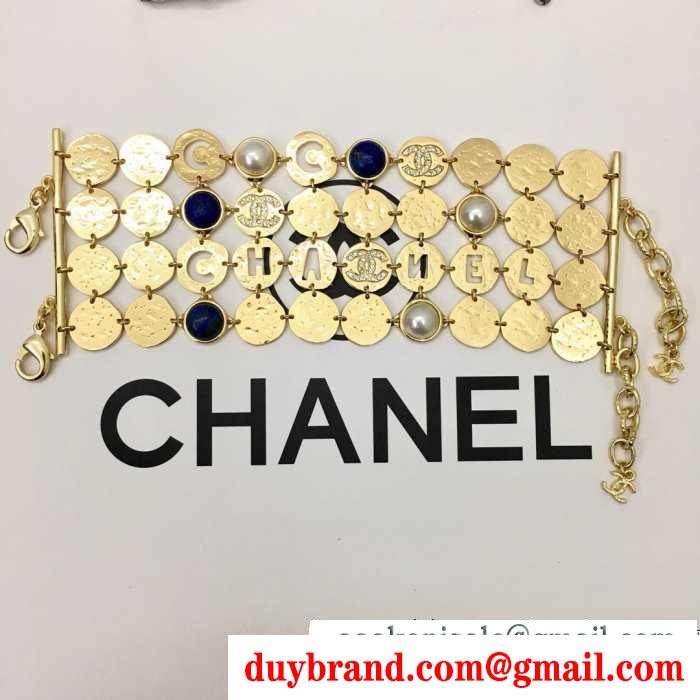ブレスレット 秋冬トレンド最前線  真冬にもうまく着こなせる chanel 秋冬ナチュラルコーデに大活躍