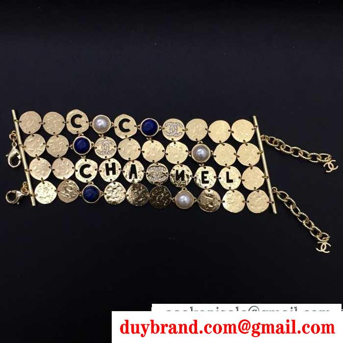 ブレスレット 秋冬トレンド最前線  真冬にもうまく着こなせる chanel 秋冬ナチュラルコーデに大活躍